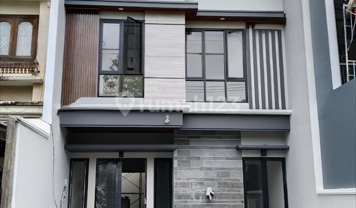 Dijual Rumah Baru America Classic Araya 2 Surabaya