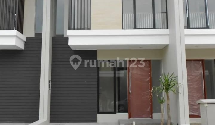 Rumah 2 Lantai Citraland Surabaya Barat Siap Huni & Baru Renovasi