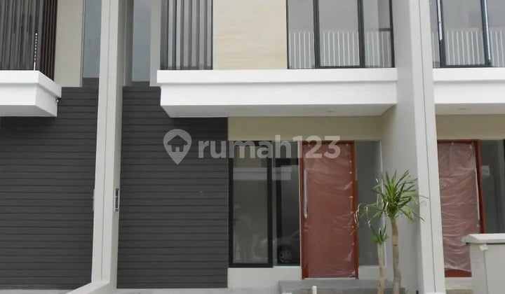 Rumah 2 Lantai Citraland Surabaya Barat Siap Huni & Baru Renovasi