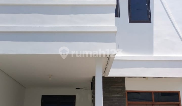 Rumah Modern 2 Lantai di Taman Griya Jimbaran