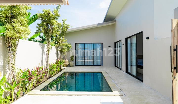 Tranquil Luxury: 2BR Leasehold Villa with Guaranteed Rice Field View in Padonan
