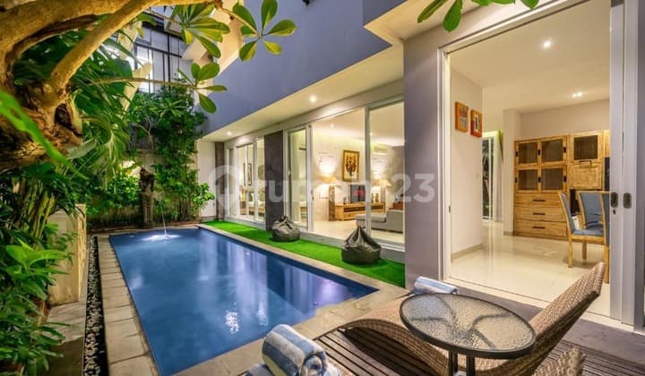 For Rent A 4 Bedrooms Modern Chic Villa In Canggu Area