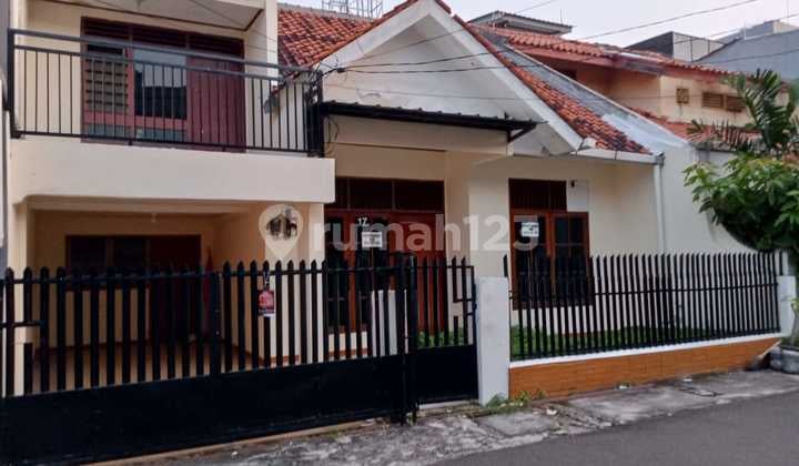 Disewakan Rumah d Rawamangun komplek Puloasem dekat ke Veldrom dan Mall Arion