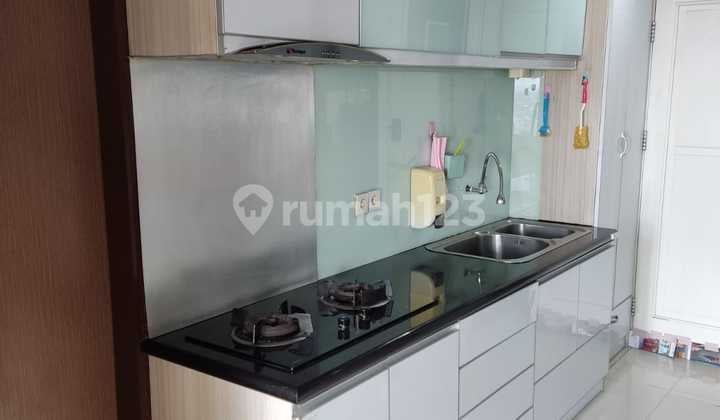 Dijual Apartemen Gandeng( Hook ) Green Lake Sunter Turun Harga Bersih dan Rapi