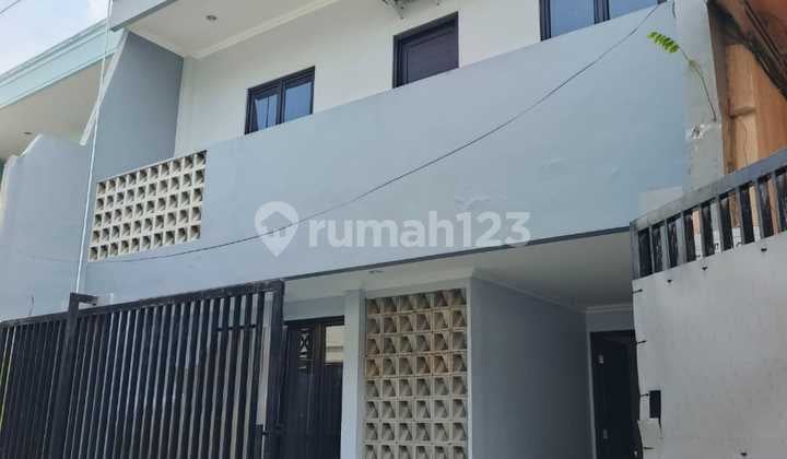 Disewakan Rumah Gress di Kayu Putih Jakarta Timur
