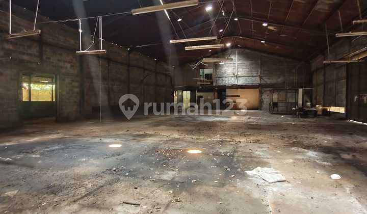 Warehouse for Rent Ex Paper Warehouse in Pasar Rebo, East Jakarta