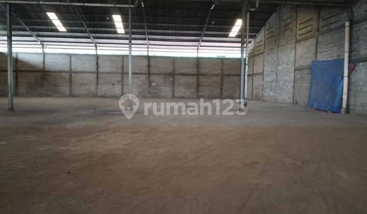 Disewakan Gudang Lokasi di Jalan Raya Narogong Bekasi Luas Bangunan