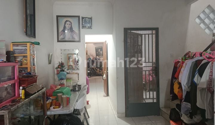 Dijual Rumah Dekat JIS (Jakarta International Stadion)