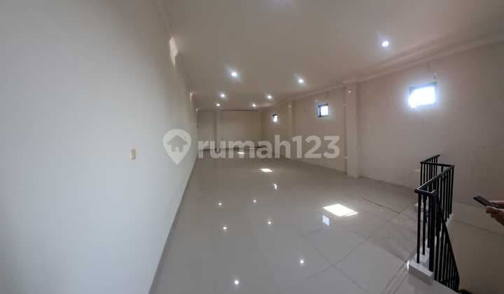 Disewakan Ruko Kondisi Rapi Baru Renovasi Area Duri Kepa / Kebun Jeruk Jakarta Barat