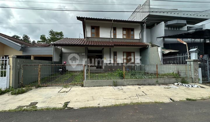 MULTI-BEDROOM HOUSE SUITABLE FOR LIVING/RENTING