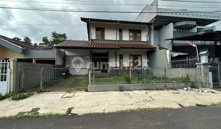 MULTI-BEDROOM HOUSE SUITABLE FOR LIVING/RENTING