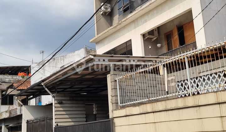 RUMAH di REGOL. KONSEP MENARIK SIAP HUNI