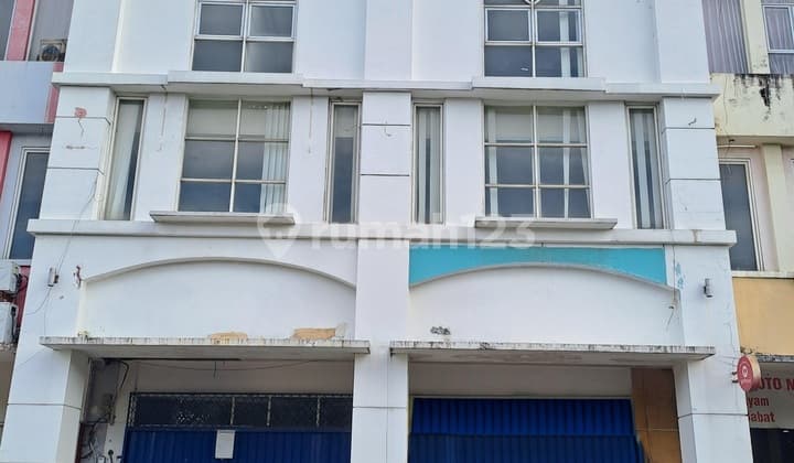 Ruko 2 Gandeng dengan 3 Lantai Lokasi Strategis di Batam Centre