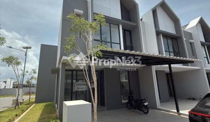 Disewakan Rumah 2 Lantai di Garden Avenue