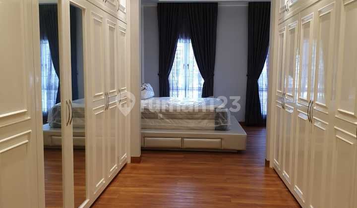 Neat Menaggio Illago Serpong House
