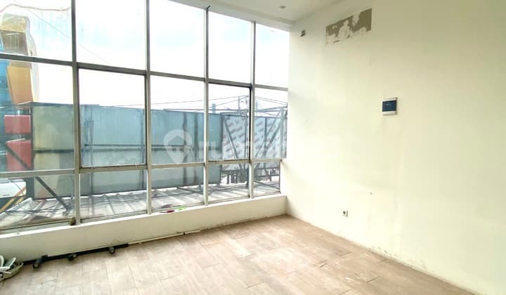Disewakan Ruko Siap Huni 3.5 Lantai di Kebayoran Baru Jaksel