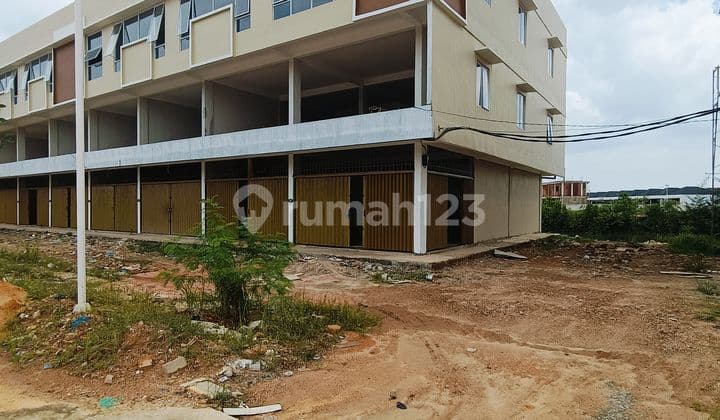 For Sale / Rent 2 Adjacent Shop Houses in Salmon Golden City, East Bengkong Lautposition Hook & Standardprice 4.1 Billion (2 Units) Negotiable