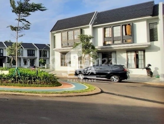 Rumah 2 Lantai Depan Taman - Cluster Monterey Citraland Cibubur