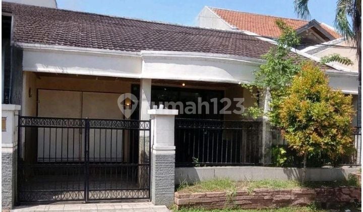 Lebak Indah House Surabaya Suitable to be Built into 2 Houses Lebak Indah House Surabaya Suitable to be Built into 2 Houses