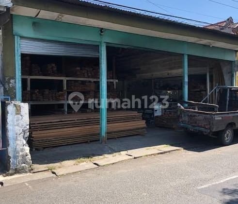 Gudang / Rumah / Toko di Jalan Raya Semolowaru Lokasi Strategis dan Kawasan Niaga.