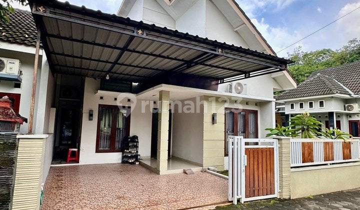 Dijual Rumah Minimalissemi Furnishedhunian Rumah Tinggal Hook Strategis, SHM, Siap Huni
