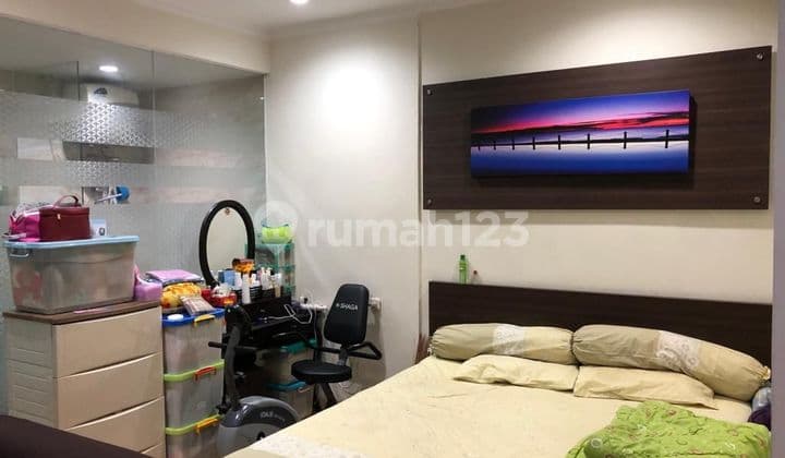 Metro Petmata House, Beside the Main Road Suitable for Business