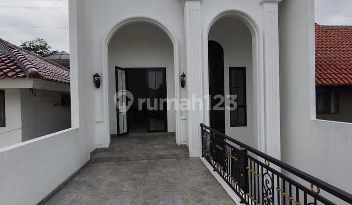 Brand New Modern Classic House Facing Northwest
