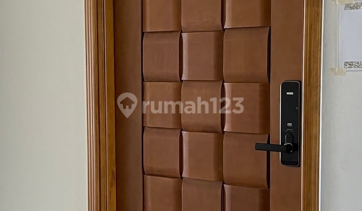 Strategic Apartment Well Furnished