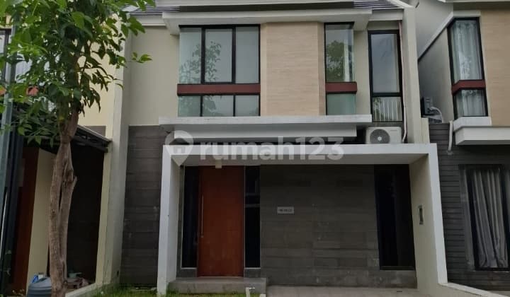 Disewakan Rumah di Northwest Lake Citraland Surabaya Barat