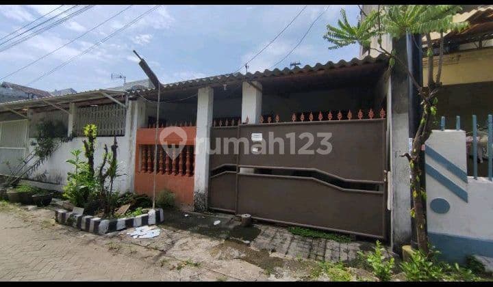 Dijual Rumah Hitung Tanah di Darmo Indah Selatan