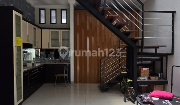 Disewakan Rumah di Pakuwon City