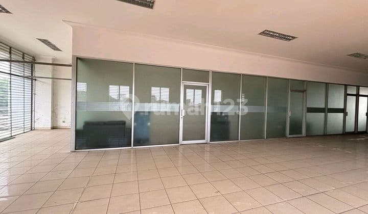 Bangunan Kormesial di Kertajaya Strategis untuk Kantor