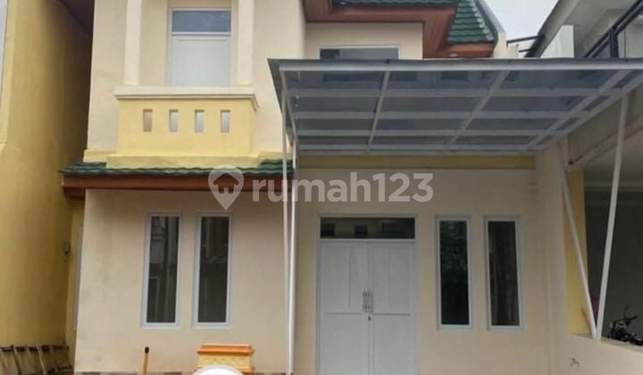 Rumah Cantik 2 LT Dekat Tol dan Mall di Kota Wisata Cibubur - SHM