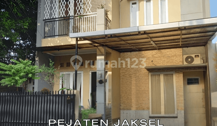 Rumah Modern 2 LT, Strategis Dalam Kompleks Pejaten Jaksel - SHM