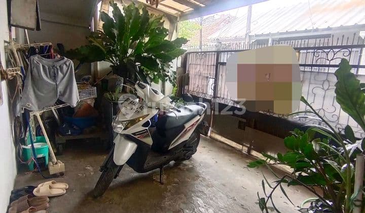 Dijual Rumah Tua Sayap Kebon Kawung Bandung