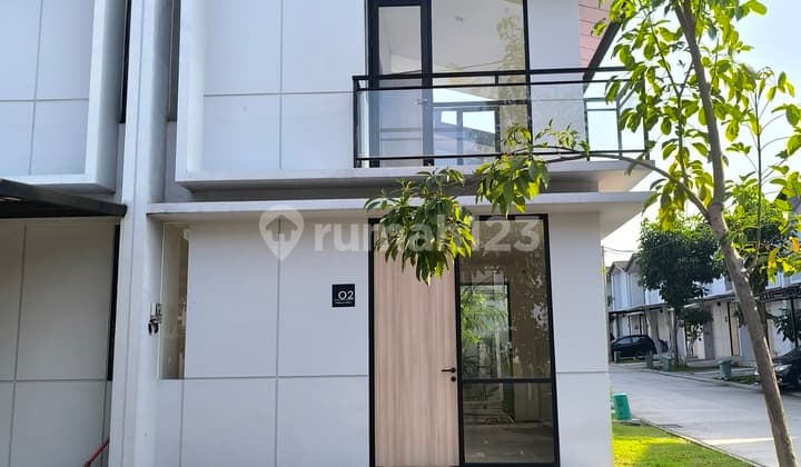 Siap Huni Rumah 2 Lantai di Rolling Hills Karawang