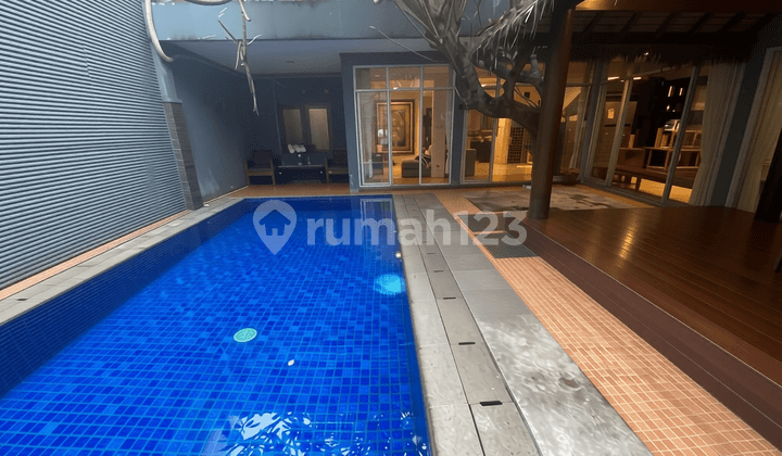 Bintaro House Super Deal, Has a Swimming Pool, Ready to Occupy