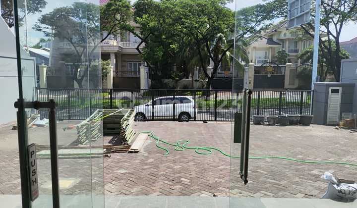 Disewakan Gedung Komersial Cocok untuk Segala Usaha