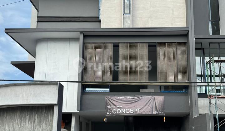 Dijual Rumah New Manyar Kertoadi*● LT : 11X14* *● Hook - Double View