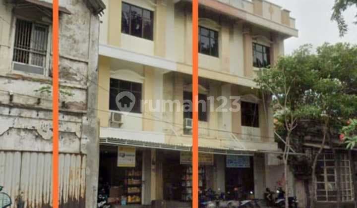 For Rent Shop House, Strategic Location Suitable for Store and Office