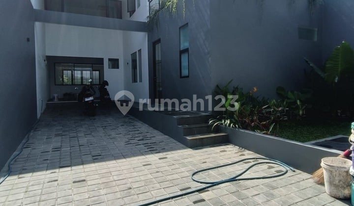 Rumah baru American Classic Style di Dago giri, Bandung