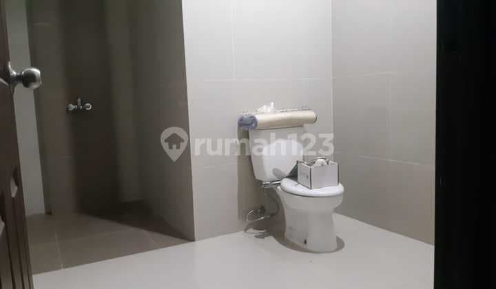 Rumah Minimalis 2 Lantai di Singgasana Pradana Bandung