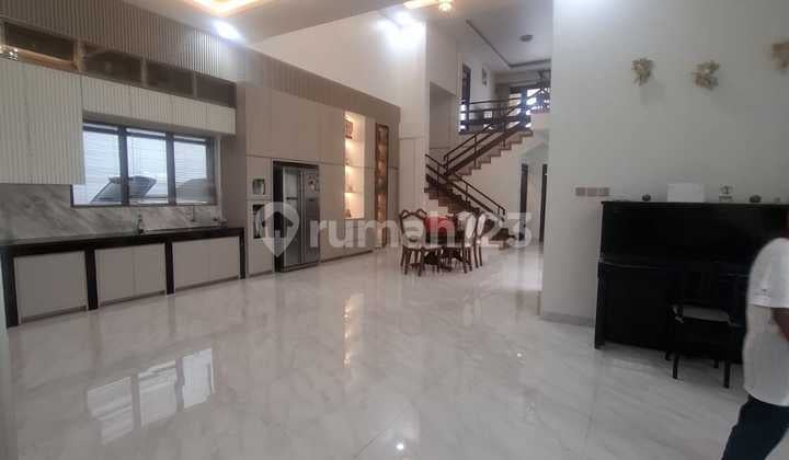 Rumah Mewah Bagus Full Furnished di Babakan Jeruk Pasteur Bandung