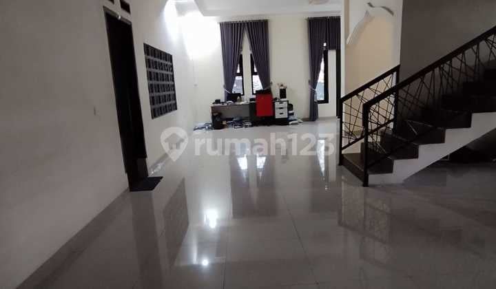 Rumah Full Renovasi di Komplek Pharmindo