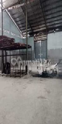 Gudang Lingkungan Aman Di Jl.cibolerang Kav Industri