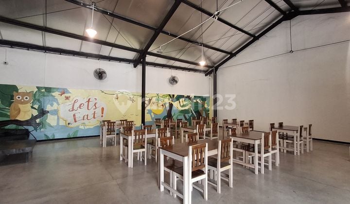 Resto Cafe di Makamhaji Kartosuro Solo Area Kampus Ums dan Uns