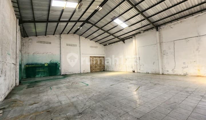 Gudang murah di Kartosuro Solo akses kontainer siap pakai