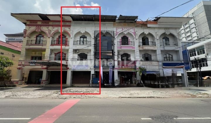 Ruko 3 Lantai Depan Stasiun Purwosari Laweyan Solo