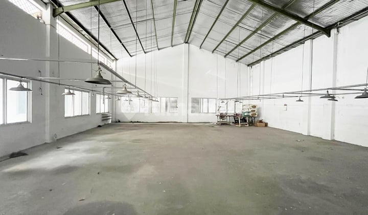 Gudang Murah di Mojosongo Jebres Solo Akses Lebar