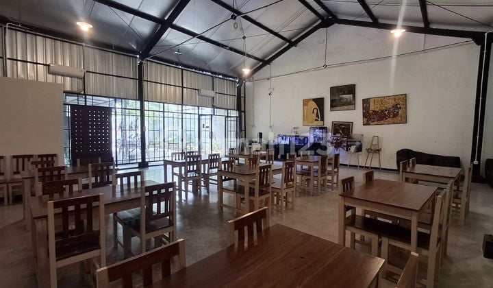Resto Cafe di Makamhaji Kartosuro Solo Area Kampus Ums dan Uns